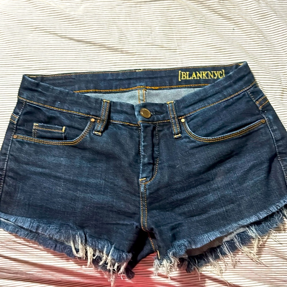 Blank NYC little queenie short. SZ 26